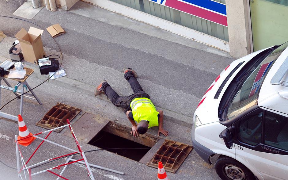 comment déboucher des wc Bombon
